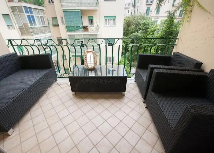 Vomero Grandi Residenze 公寓 *